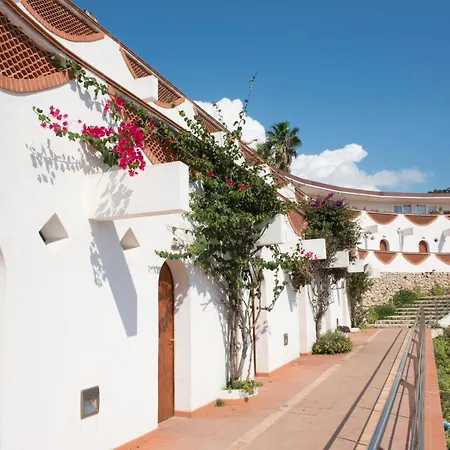 Mon Reve Aparthotel 4*